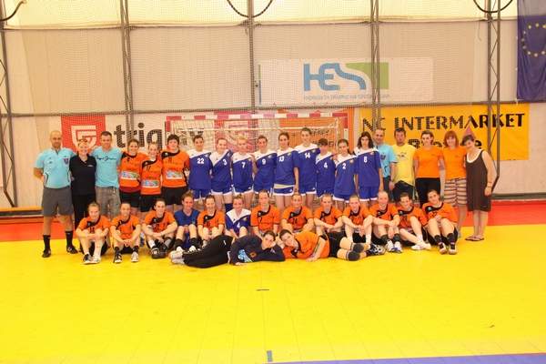 Mednarodni ženski rokometni turnir v Brežicah - fotogalerija